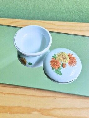 Vintage Round Porcelain Trinket Box